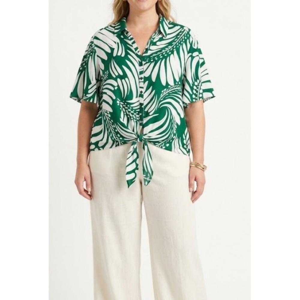 New Chico's Tie Front Top Size 16 Green Palms Leaf Print Button Down Vacation